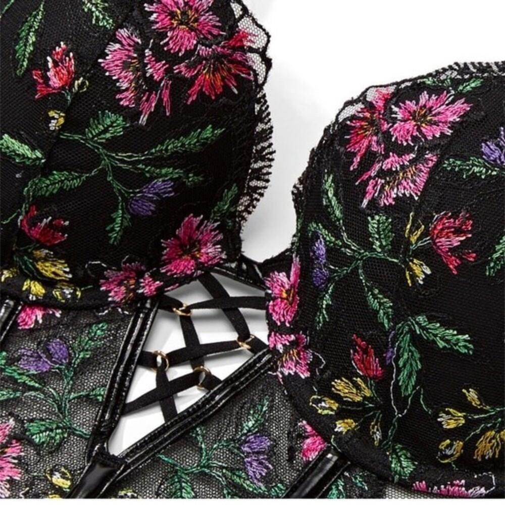 Victoria secret embroidered corset - Picture 8 of 8